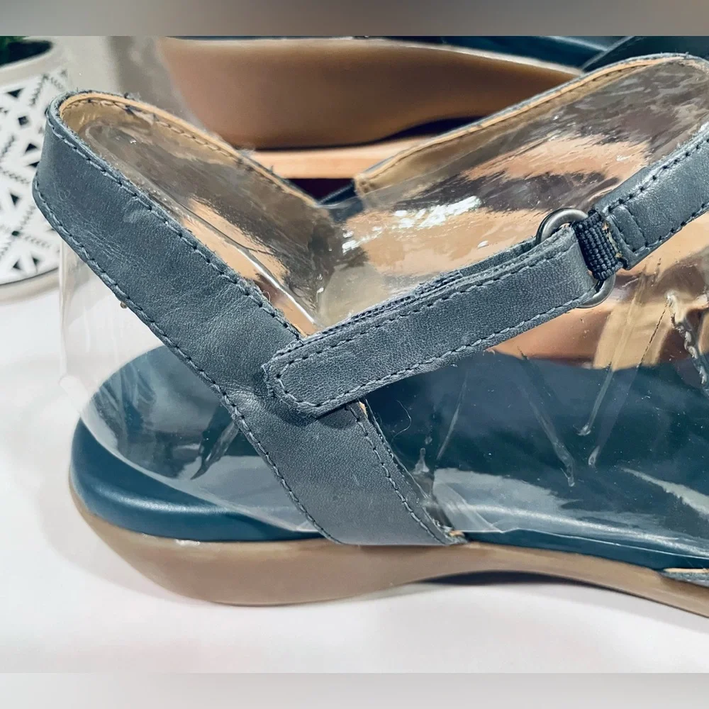 NIB! Naturalizer “Nella” Denim Blue Strappy Sandals Cushioned Footbed